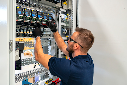 Professional Industrial Drive Repair Services & Field Solutions